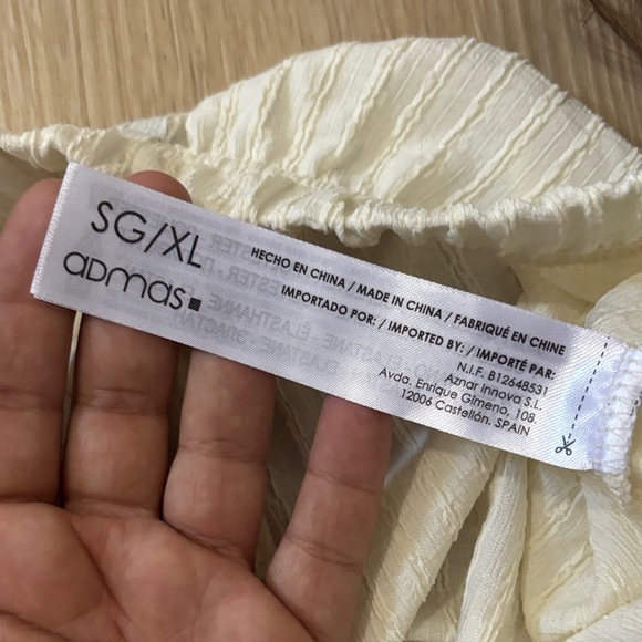 Adams Cream suit with Black Trim - Picture 5 of 7